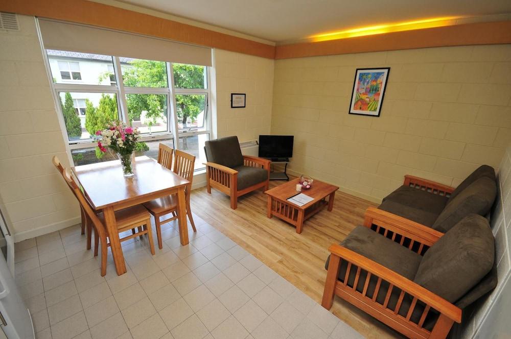 Corrib Village Rooms University Of Galway Exterior foto